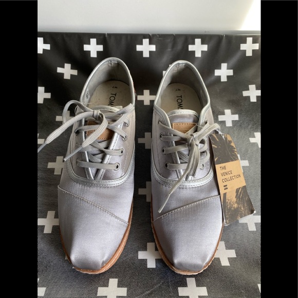 SOLD // Toms Oxford shoes - Picture 1 of 7